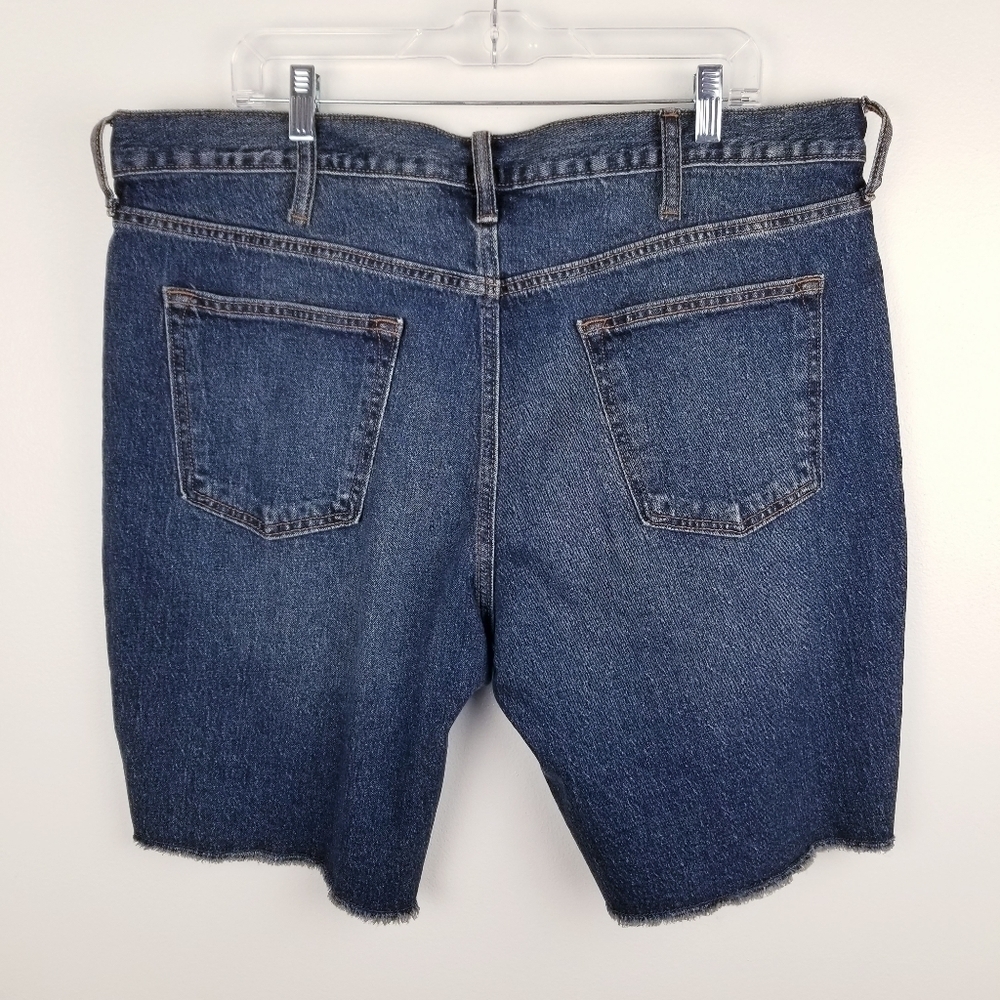 Old Navy #549110 Slim Built-In Flex Distressed Denim Jean Shorts NWT - Picture 5 of 14